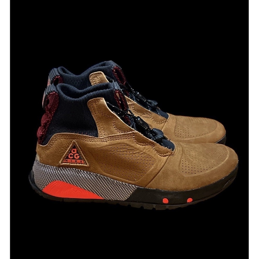 Size 4 - Nike ACG Ruckel Ridge Light British Tan